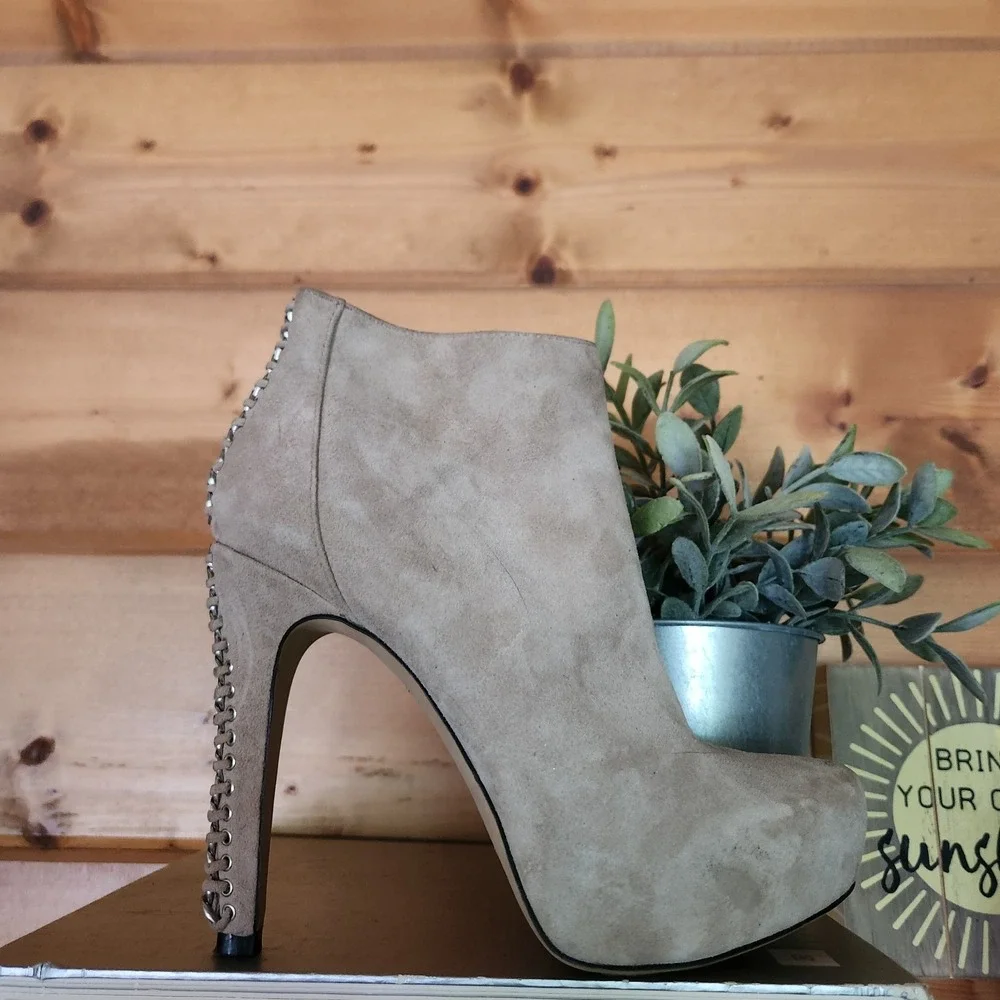 Vince Camuto Cannon Suede Platform Ankle Booties Chain Braid Lace Up Heels Sz 6B